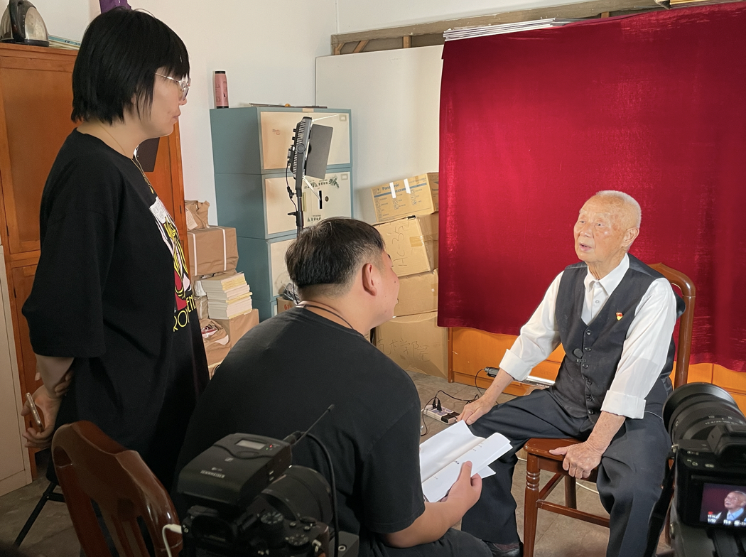 电影电视学院开展云南艺术学院老党员采访记录工作
