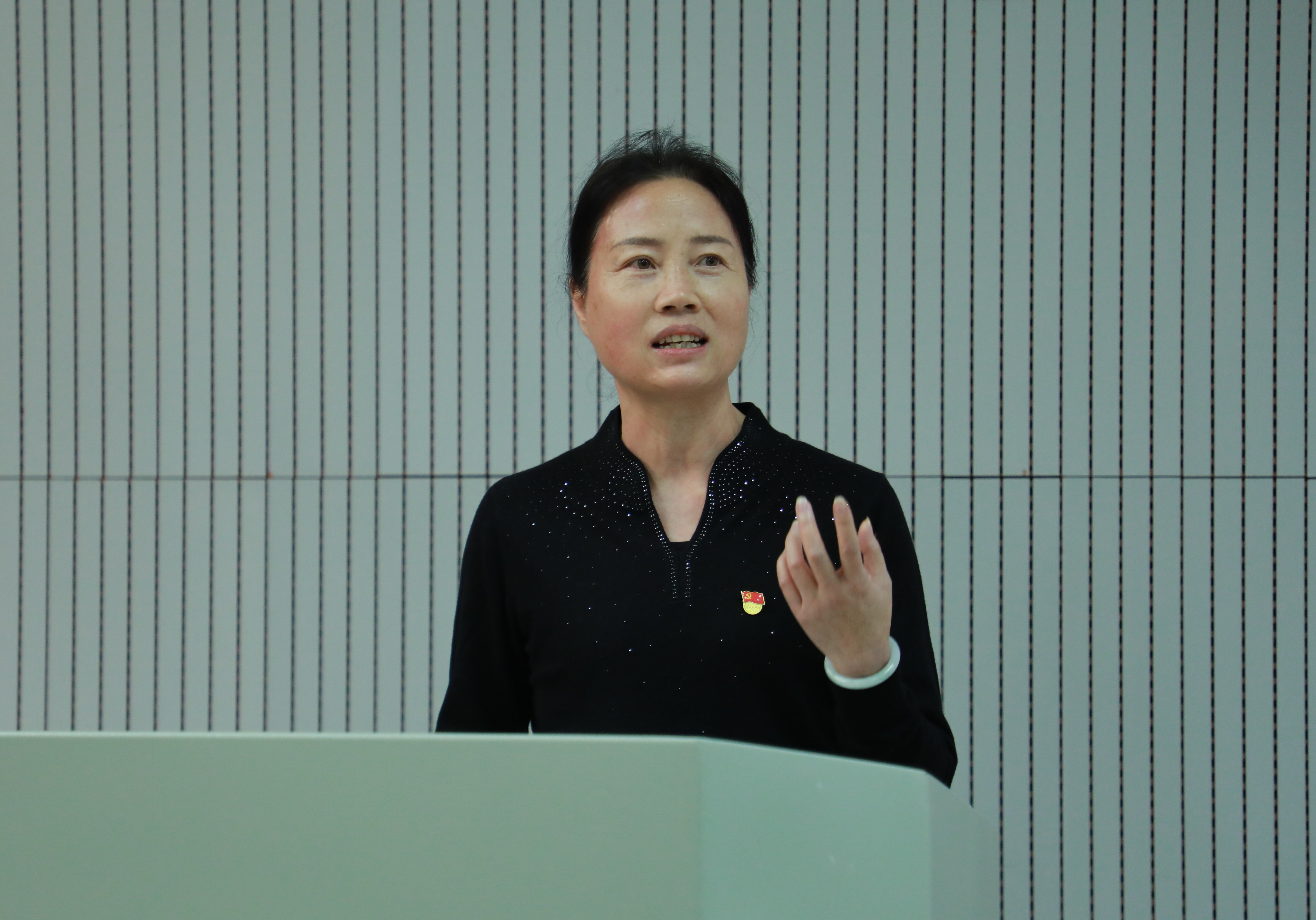 校党委黄雁玲书记到舞蹈学院讲授《坚持以人民为中心的创作导向,创作